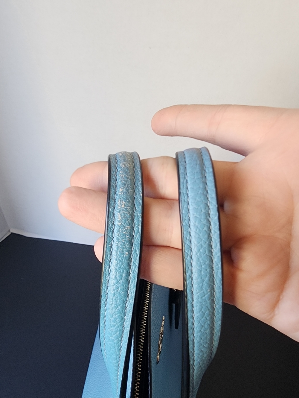 SOLDCoach Charlie Carryall 28, Blue Ombre, 2018, EUC - Picture 6 of 11